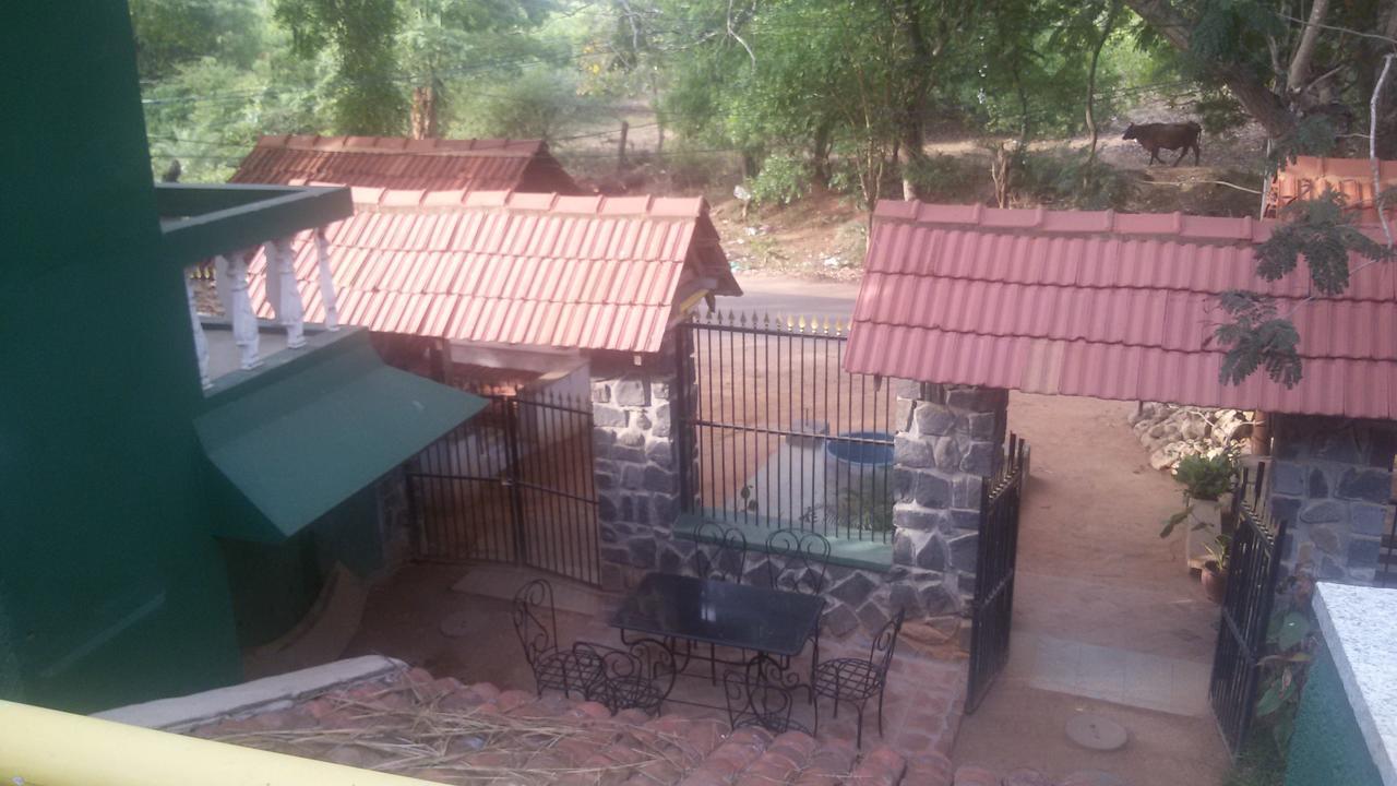 Green'S Guest House Auroville Exterior foto